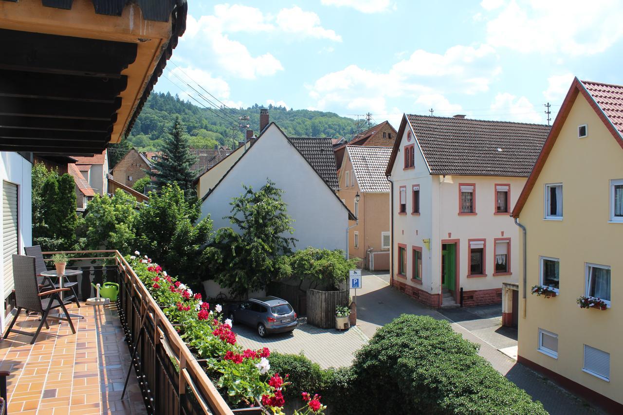 Gasthof Und Pension Zum Loewen Hotel Hirschberg an der Bergstrasse Exterior photo